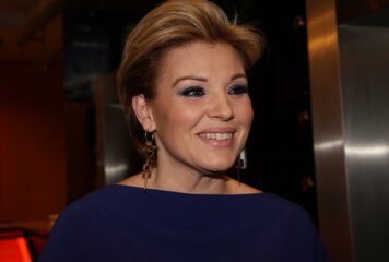 Liptai Claudia – Rettegett első szülésekor