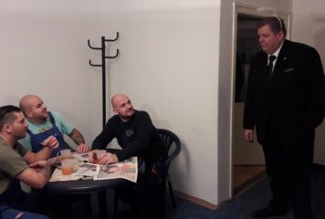 Az éter hullámain kommunikál Schmuck Andor
