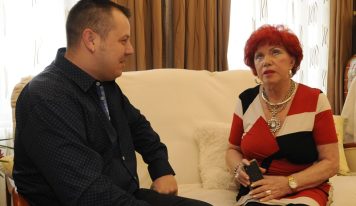 Fényes gazdagság vár Partycsóka Tomira