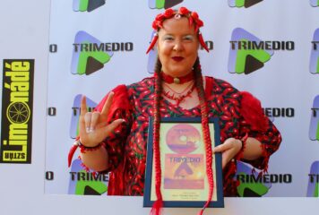 Napsugár Anna kétszeres platinalemezes lett saját dalával