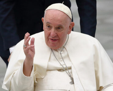 Ferenc pápa leckét adott szerénységből