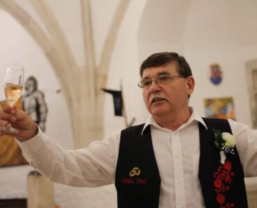 Vőfély Pisti énekesként is a jó hangulat felelőse