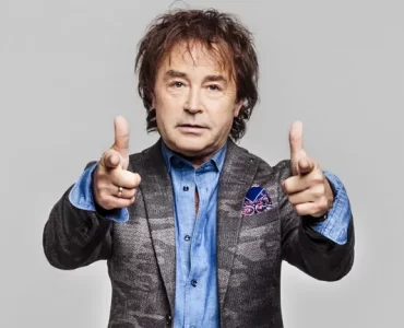 Szikora Róbert végre kezet foghat Alice Cooperrel