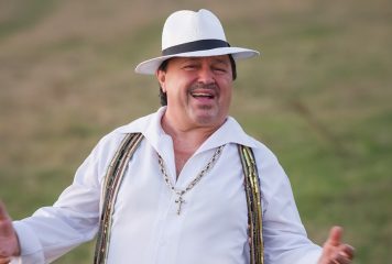 Liszter Sándor már 50 éve szórakoztatja a nagyérdeműt: „Egy fél évszázad az már valami, annak van a súlya”