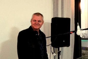 Szülinapi köszöntő lehet Ferenczi Jani és unokája következő közös dala