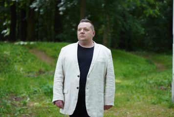 Csodaországba repít minket Turcsányi Tibi
