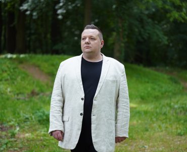 Csodaországba repít minket Turcsányi Tibi