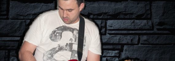 Tebe: „A monoton munka nem nekem való” – Tucatnyi munkahely után találta meg a hivatását a zenében az énekes